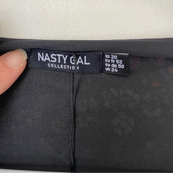 Nasty Gal plus size multi floral midi dress plus size 20 NEW! - Picture 3 of 10